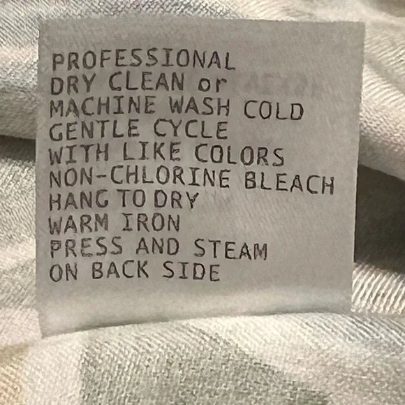 Women's Haute Hippie Button Down Shirt L Green Blue Floral - Picture 12 of 12